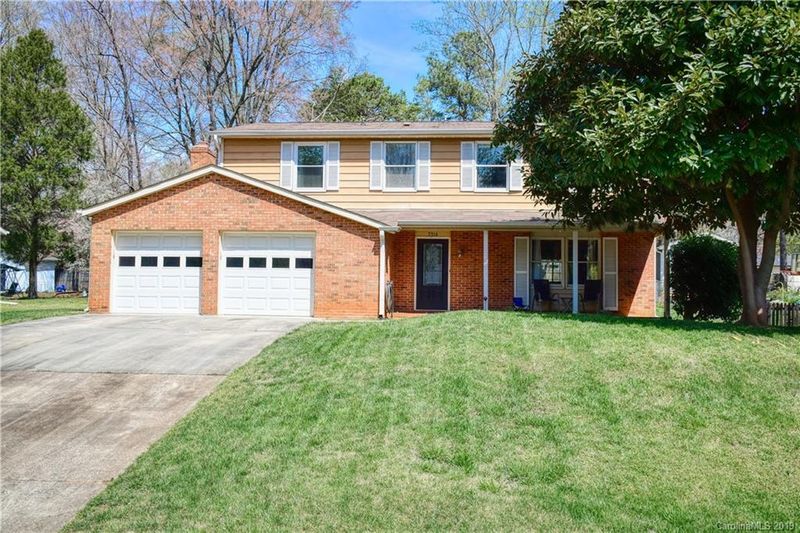 7316 Rollingridge Dr, Charlotte, NC 28211