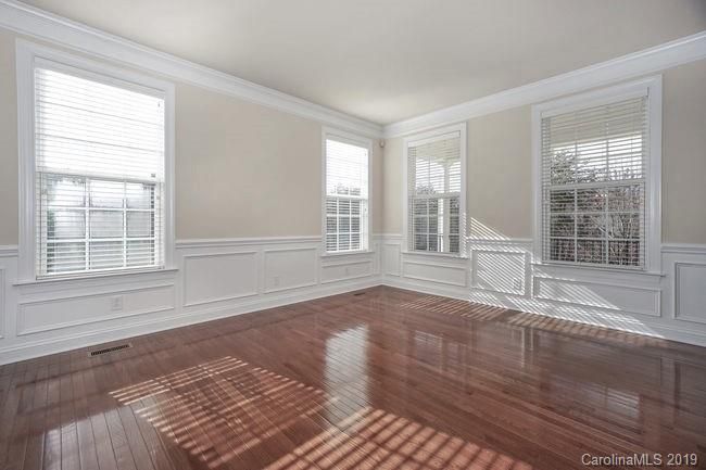 352 Cove Creek Loop, Mooresville, NC 28117