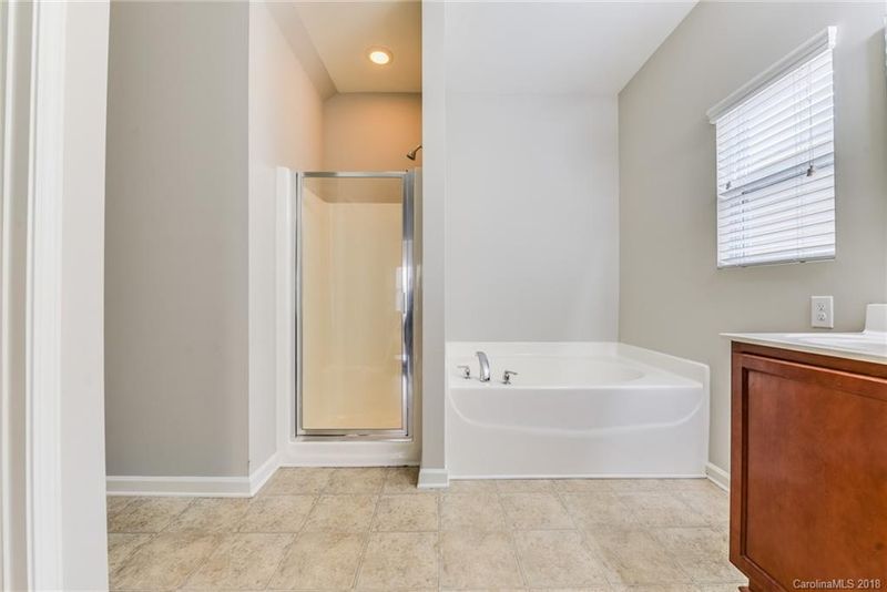 8039 Hereford St, Charlotte, NC 28213