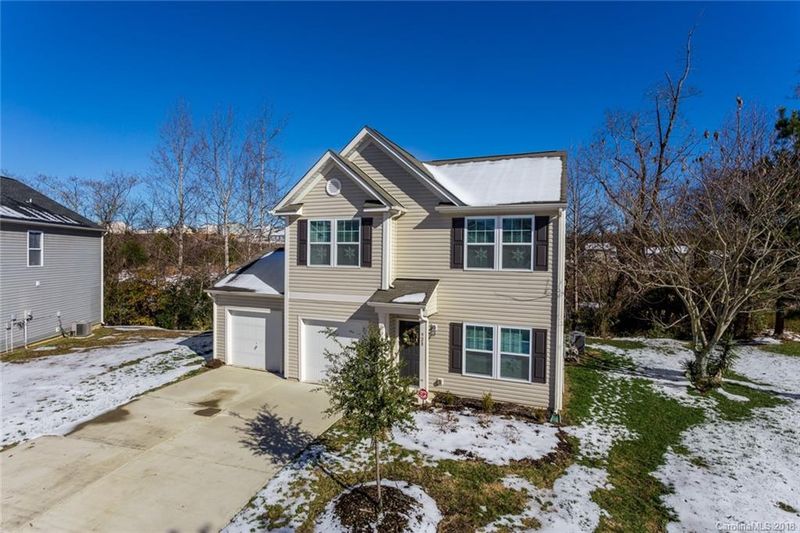 928 Torsion Ln, Clover, SC 29710