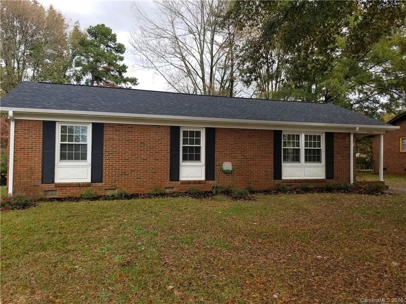 2401 Milton Rd, Charlotte, NC 28215