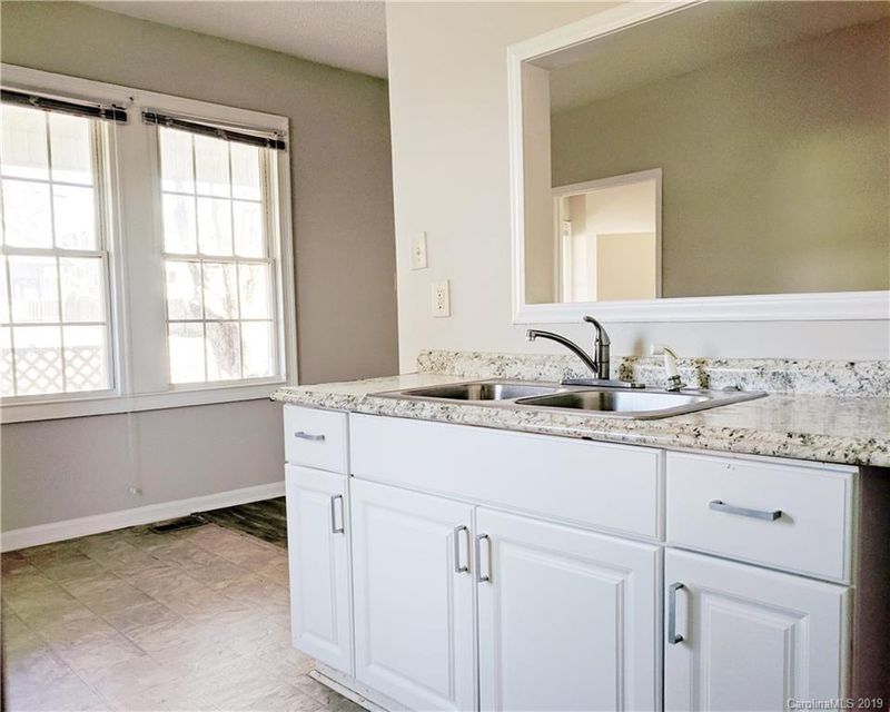 911 Sixth Ave W, Gastonia, NC 28052