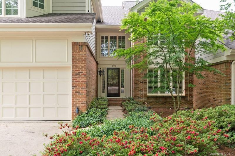 1903 Meadowood Ln, Charlotte, NC 28211
