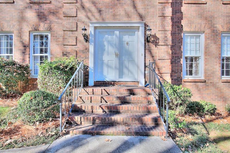 9300 Whitethorn Dr, Charlotte, NC 28277