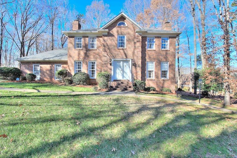 9300 Whitethorn Dr, Charlotte, NC 28277