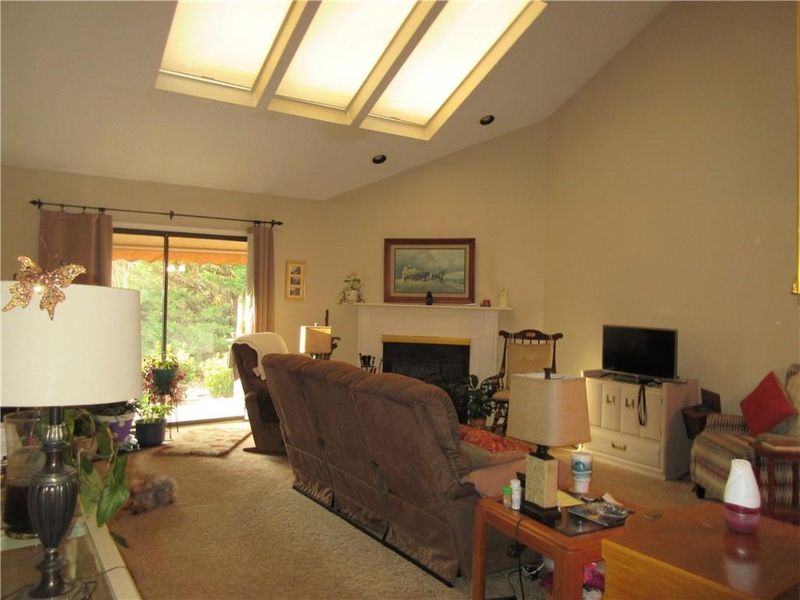 1737 12th St NE, Hickory, NC 28601