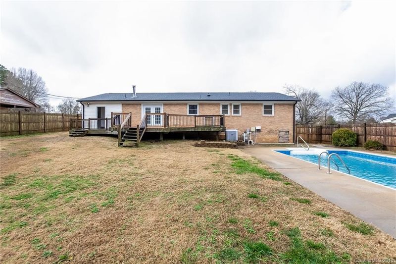 2606 Fairgreen Dr, Gastonia, NC 28056