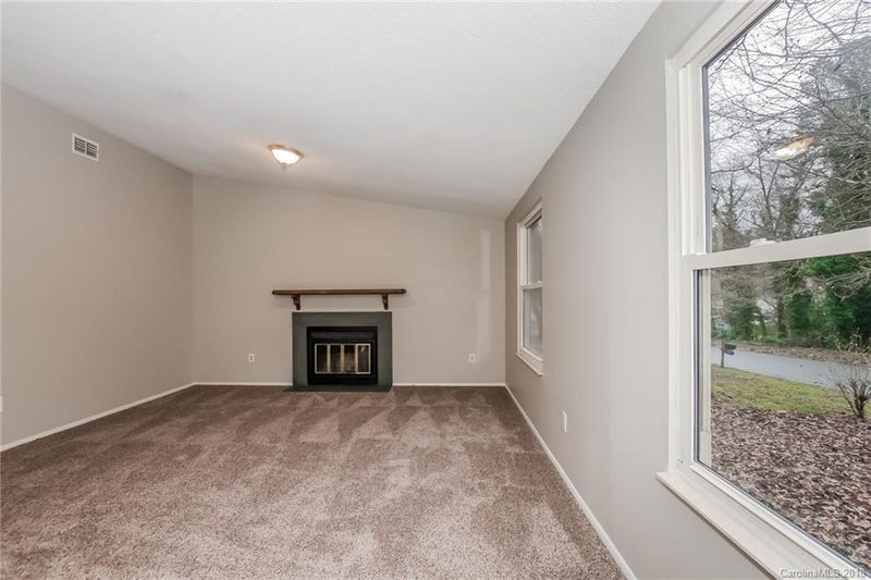 7701 Mallen Dr, Charlotte, NC 28212