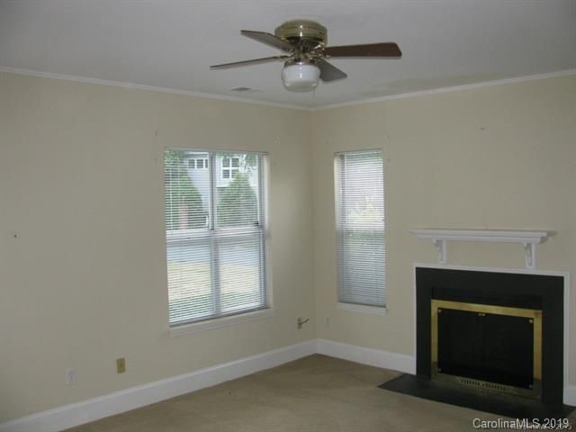 7344 Meadow Glen Dr, Charlotte, NC 28227