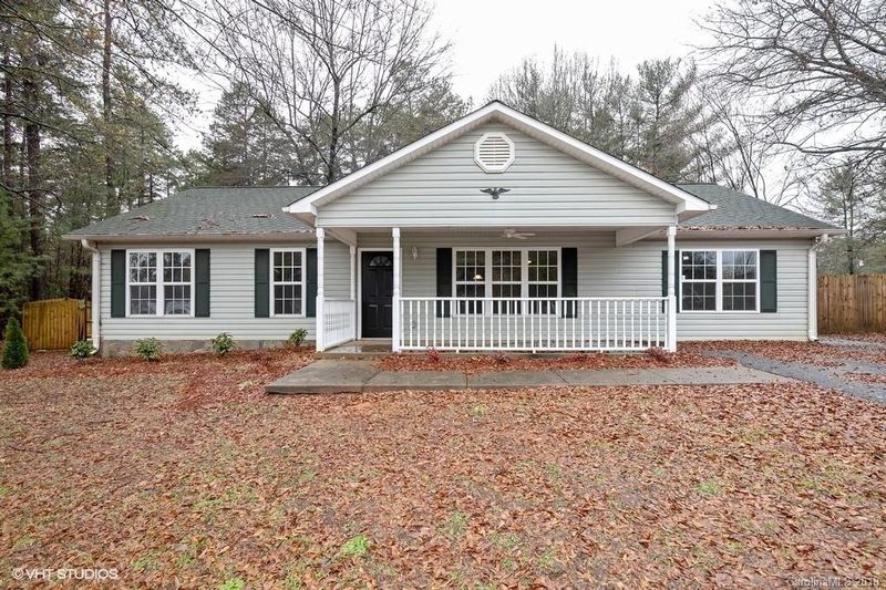122 Braxton Dr, Statesville, NC 28677