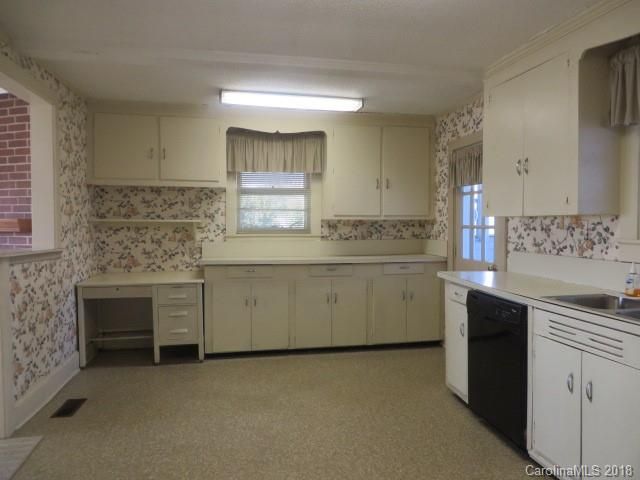 303 Oakley Ave, Pineville, NC 28134