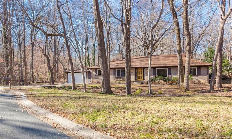 711 Bethune Pl, Matthews, NC 28105