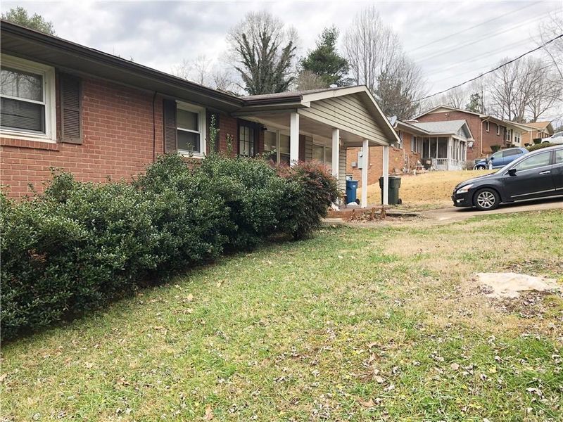 1452 4th St SW, Hickory, NC 28602