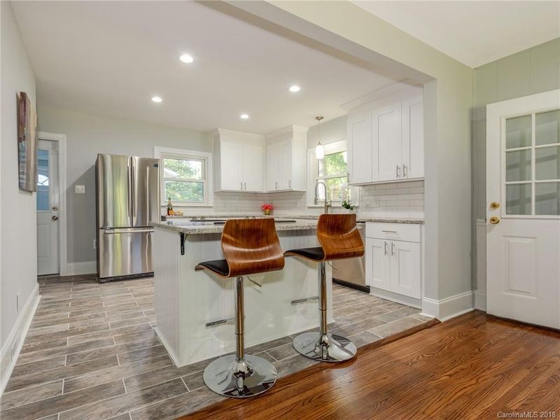 945 Cardinal Dr, Charlotte, NC 28205