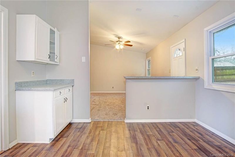 5500 Barrington Dr, Charlotte, NC 28215