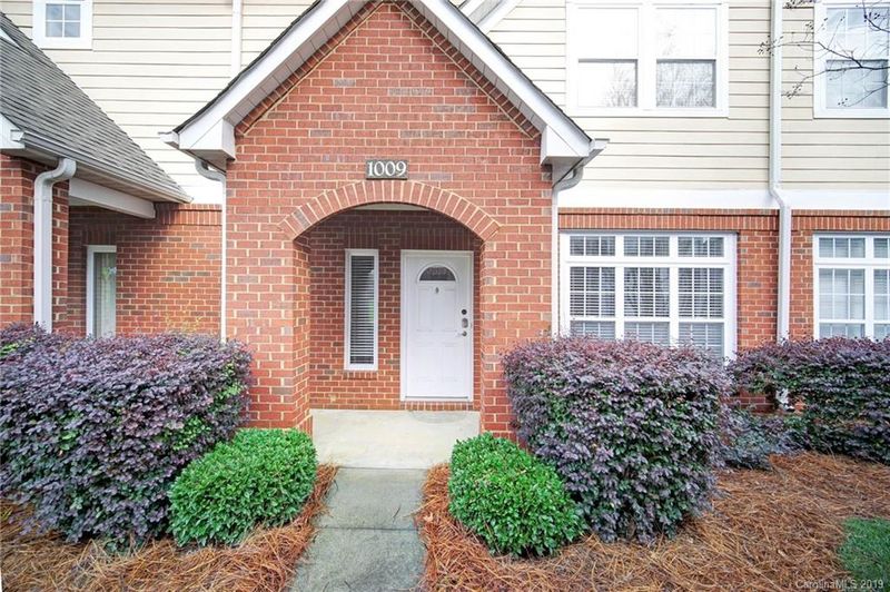 1009 Central Park Cir, Davidson, NC 28036