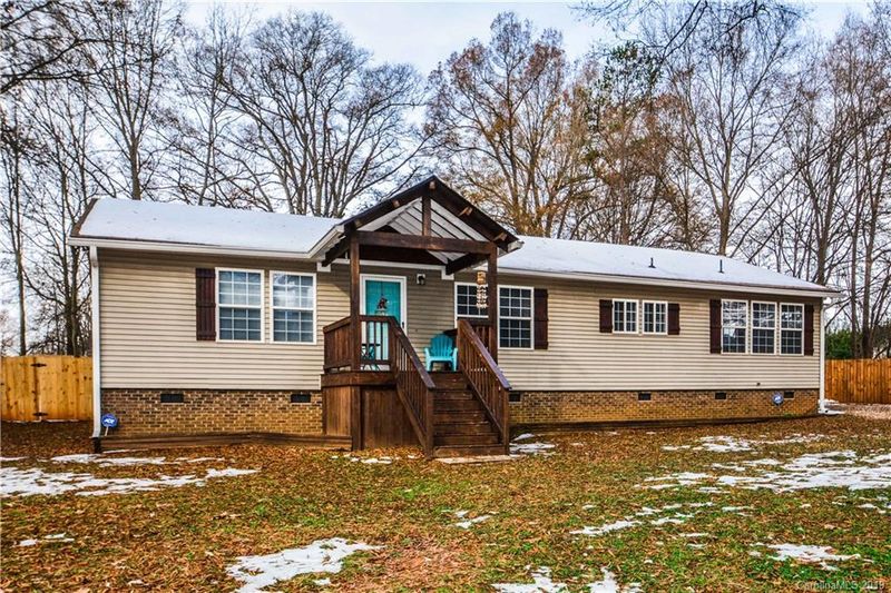 19537 Smith Cir, Cornelius, NC 28031