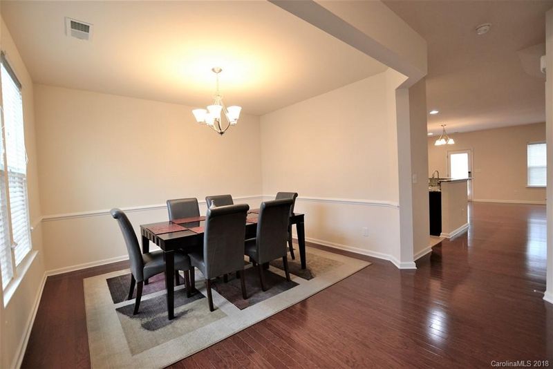 9170 Lenox Pointe Dr, Charlotte, NC 28273