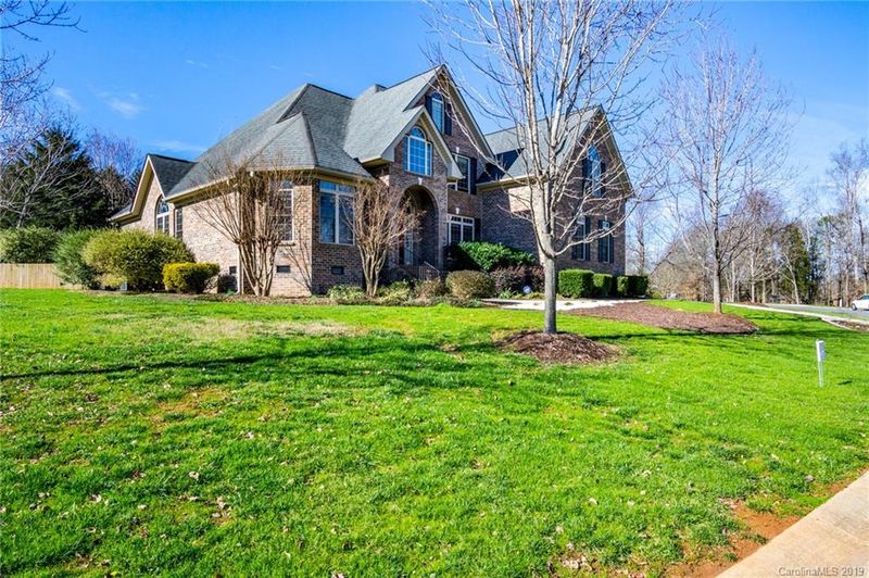 3023 Patrick Place Cir, Clover, SC 29710