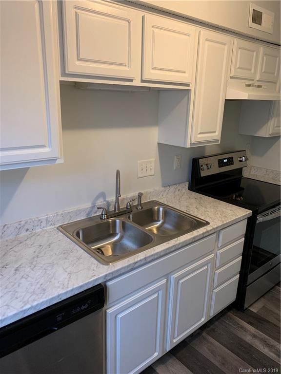 11031 Hunter Trail Ln, Charlotte, NC 28226