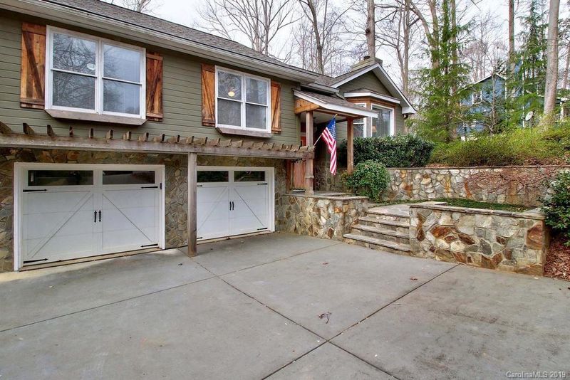 1043 Palomino Ln, Catawba, NC 28609