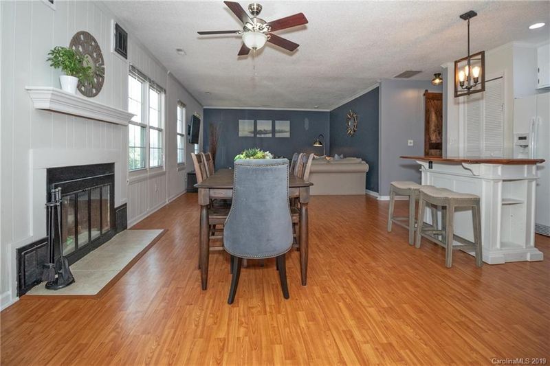 11301 Five Cedars Rd, Charlotte, NC 28226