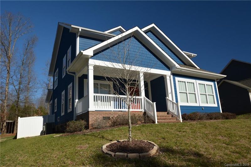 148 Hedgewood Dr, Mooresville, NC 28115
