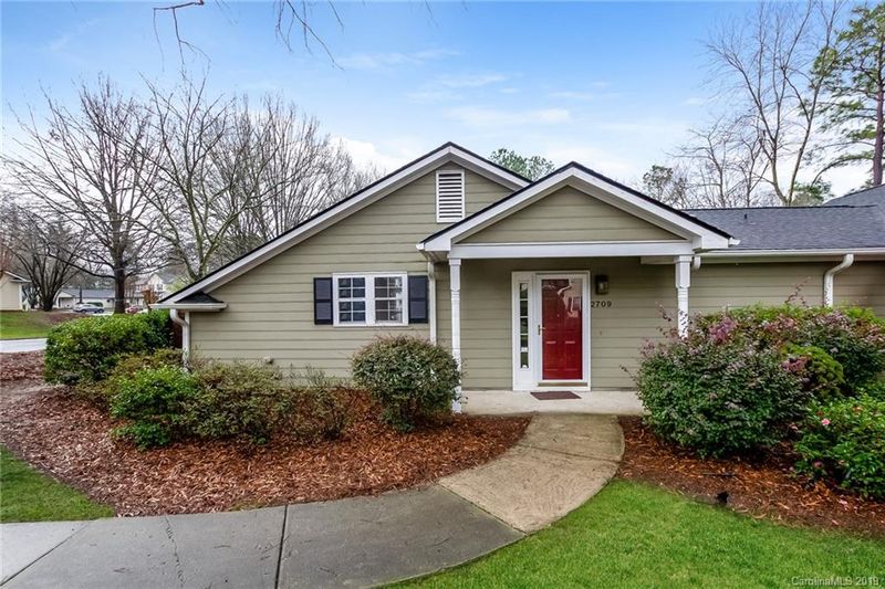 2709 Tiergarten Ln, Charlotte, NC 28210