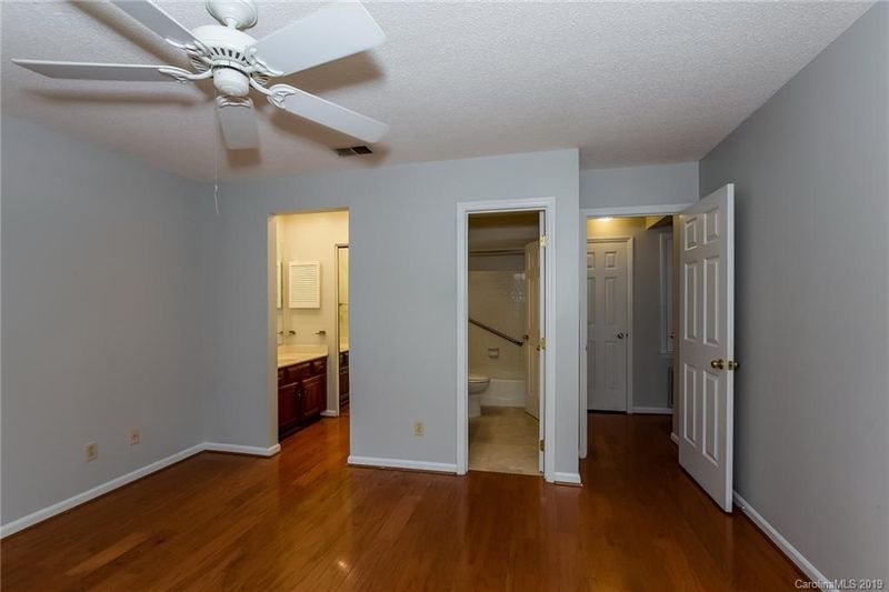 2709 Tiergarten Ln, Charlotte, NC 28210