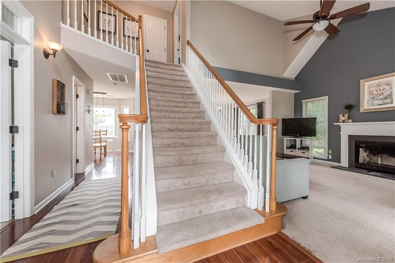 8630 Morgan Run Ct, Charlotte, NC 28216