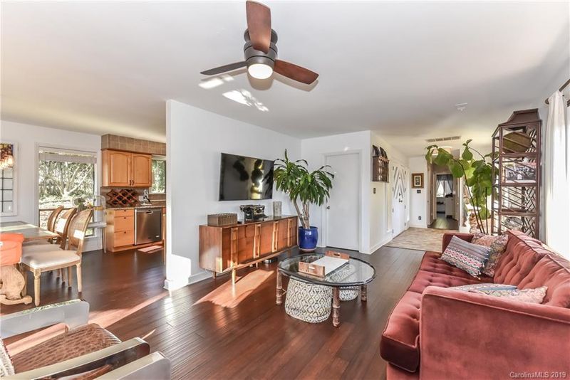 3117 Point Clear Dr, Tega Cay, SC 29708