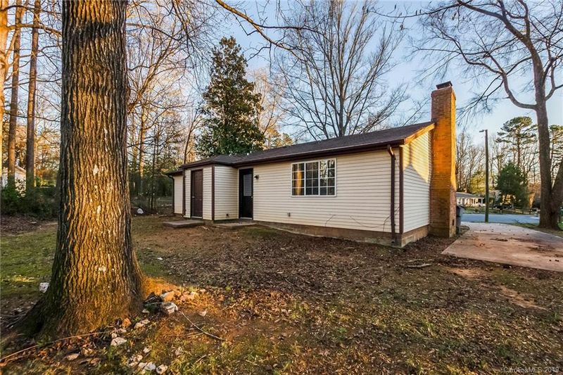 8100 Stem Ct, Charlotte, NC 28227