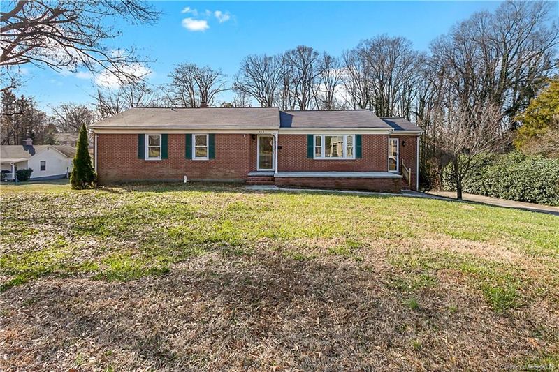 202 Timberlane Dr, Mount Holly, NC 28120