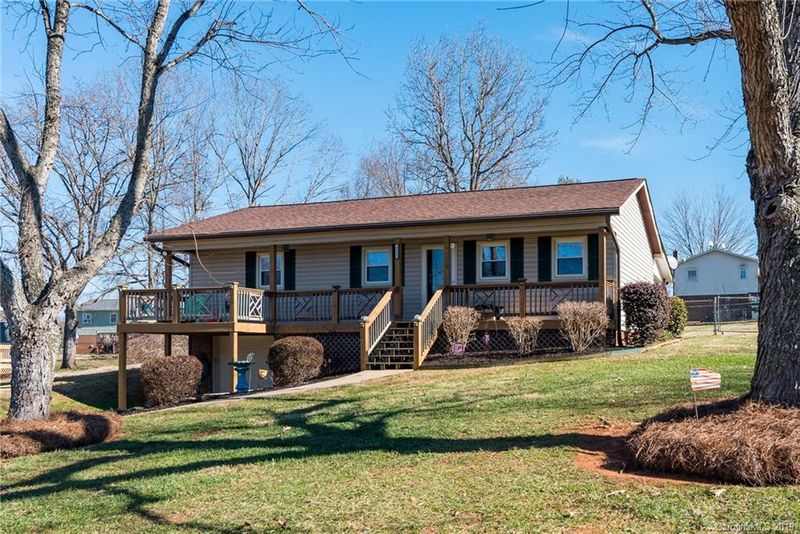 2202 Belmar St, Newton, NC 28658