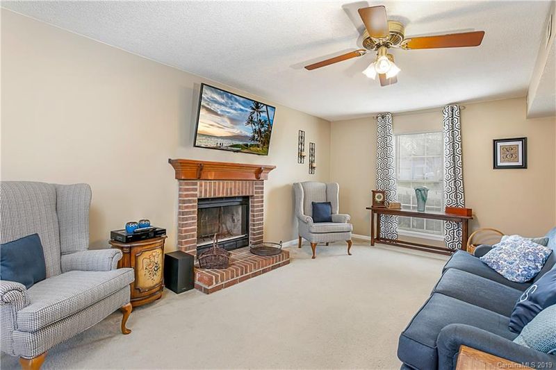 13729 Gatestone Ln, Pineville, NC 28134