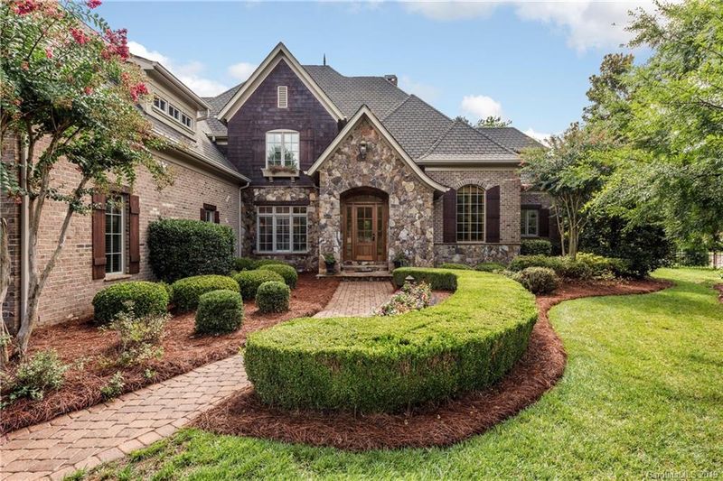 8401 Glendevon Ct, Waxhaw, NC 28173