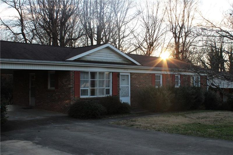 2430 32nd Ave NE, Hickory, NC 28601