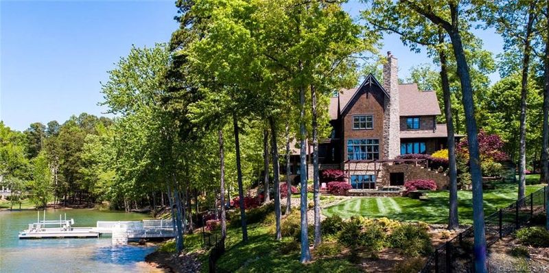100 Brownstone Dr, Mooresville, NC 28117