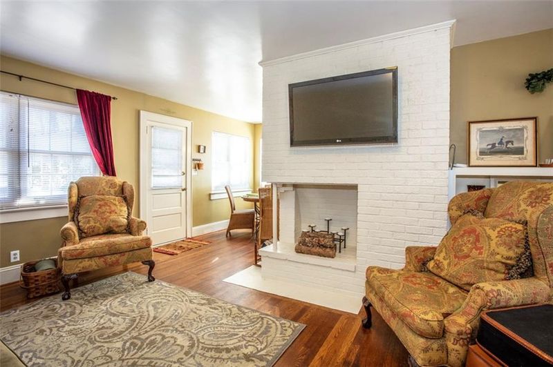 430 9th St NW, Hickory, NC 28601