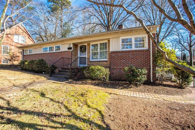 430 9th St NW, Hickory, NC 28601