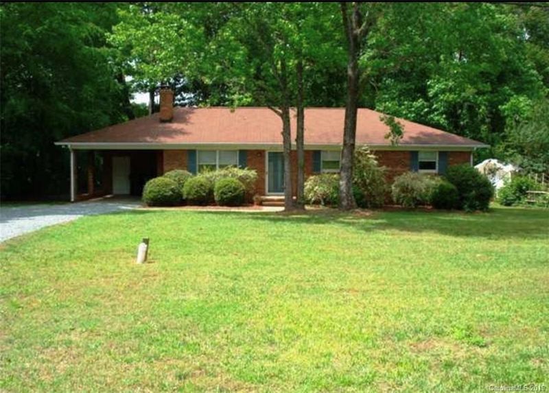 6233 Edmore Blvd, Charlotte, NC 28216