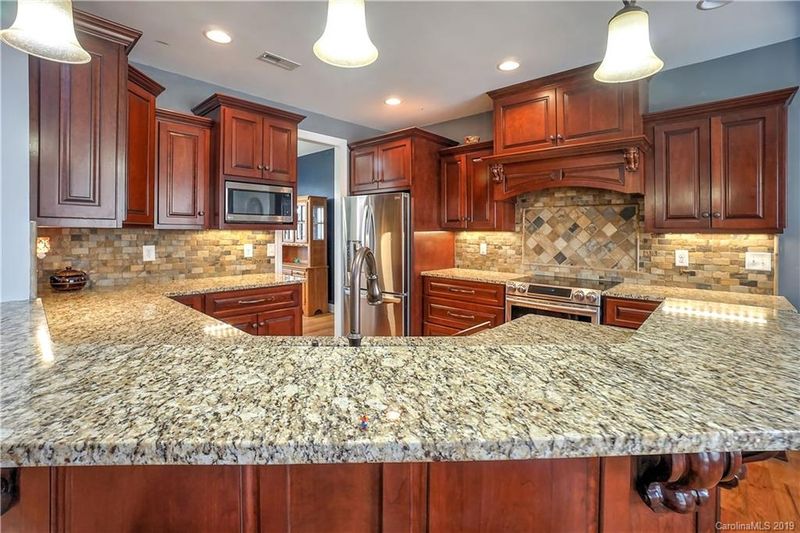 1365 Old Lincolnton Crouse Rd, Crouse, NC 28033