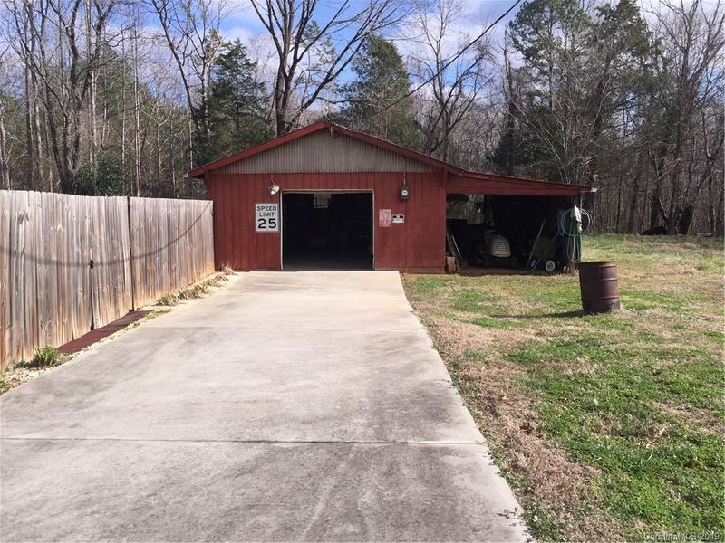 1338 Blacksnake Rd, Stanley, NC 28164