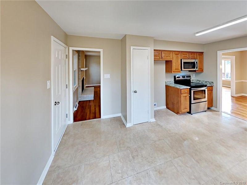 7527 Riding Trail Rd, Charlotte, NC 28212