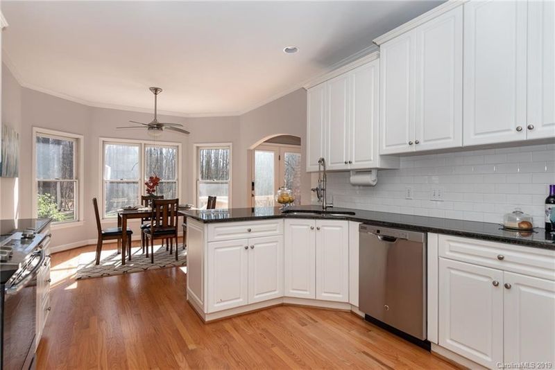 5455 Deer Run Ct, Davidson, NC 28036