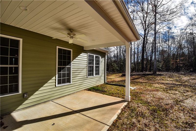 1991 Lynmore Dr, Sherrills Ford, NC 28673