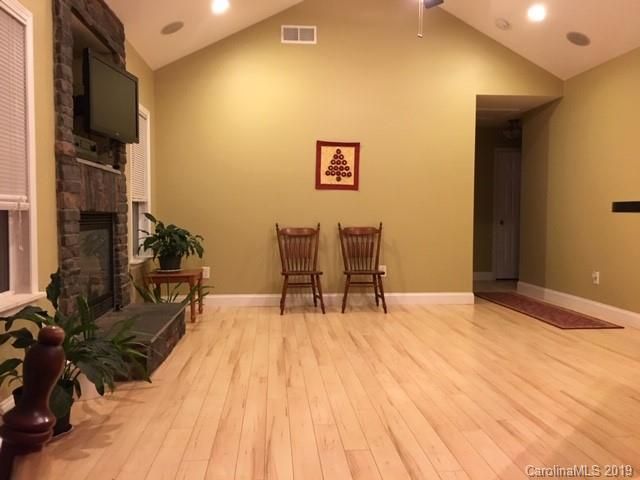 835 Glendora Dr, Charlotte, NC 28212