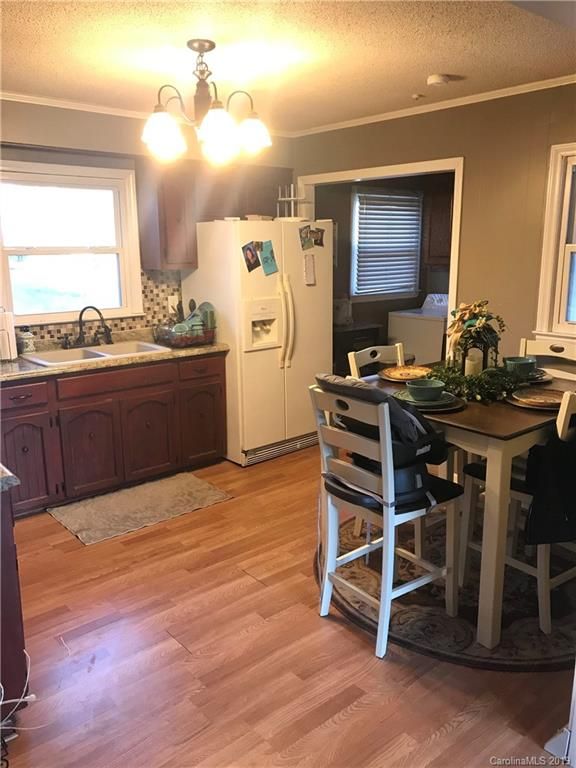 237 Greendale Dr, Mount Holly, NC 28021