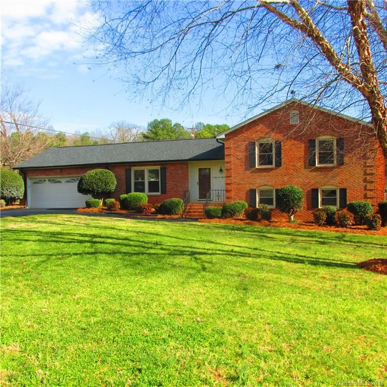 3600 Golfview Dr, Gastonia, NC 28056