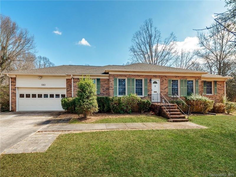 583 SE Crestside Dr, Concord, NC 28025